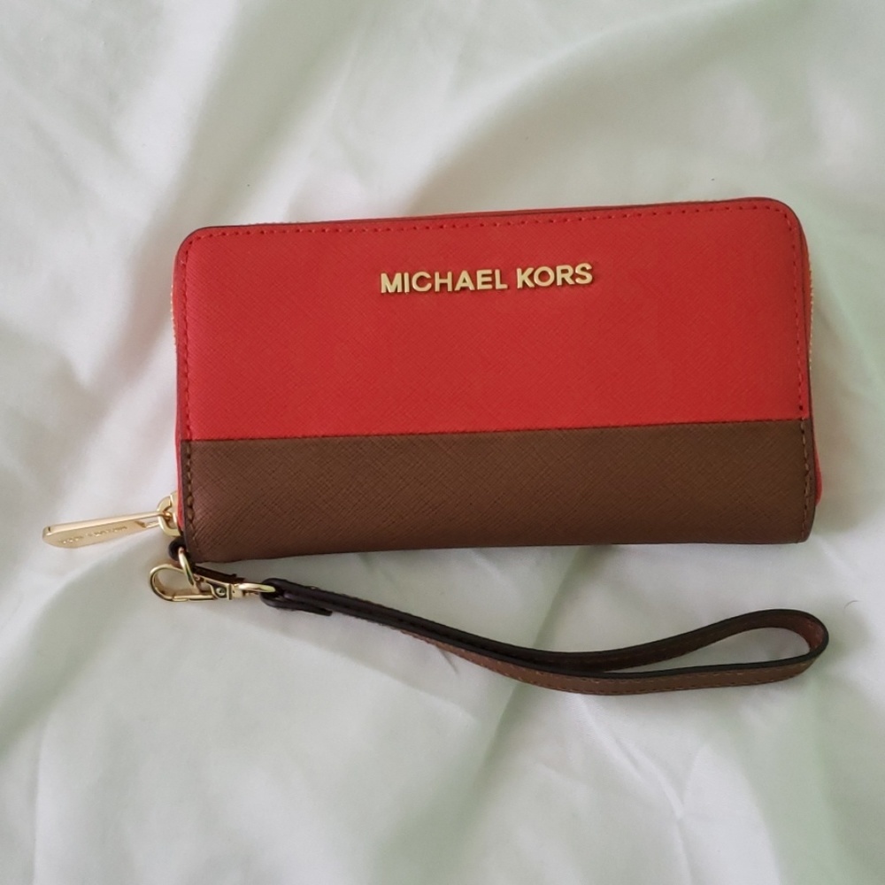 BRAND NEW Michael Kors WALLET